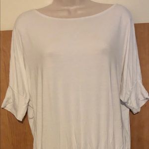 Women’s short sleeve shirt size M